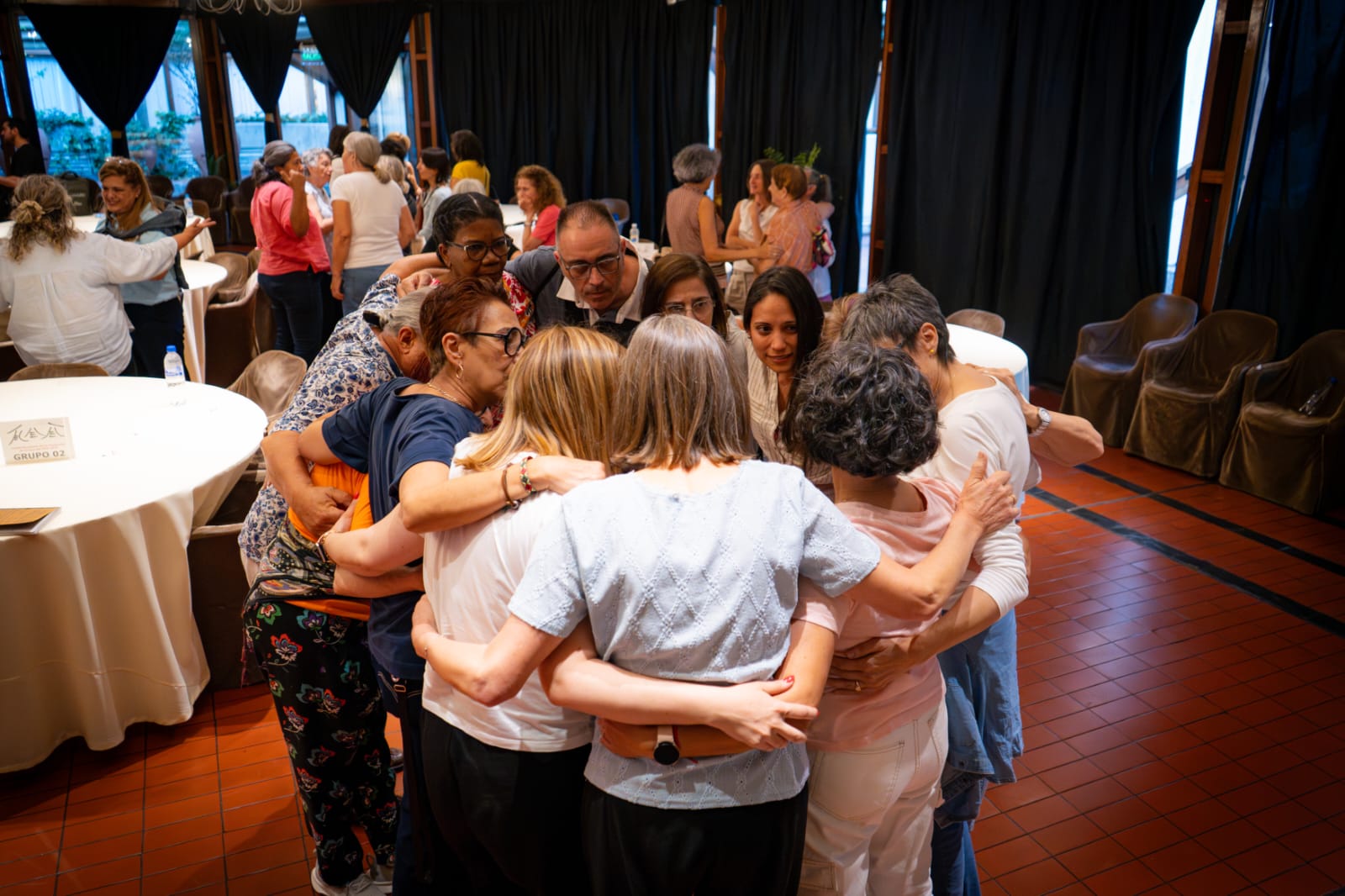 Abrazo grupal
